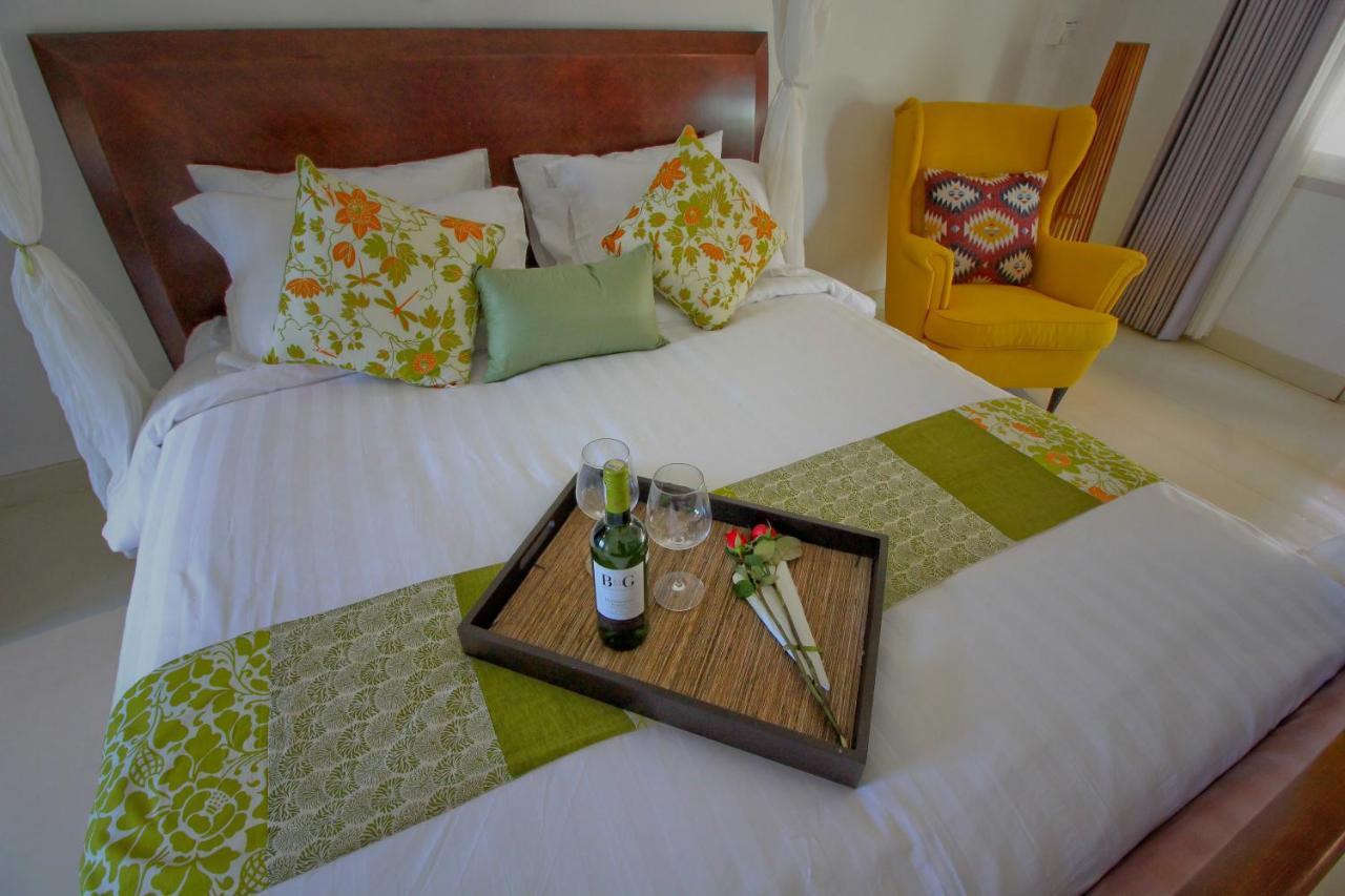 Uma Lima Villa Batu Belig - Close To The Beach Canggu Esterno foto